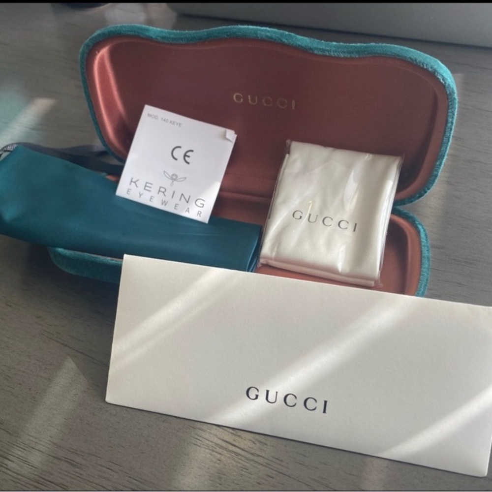 Brand new Luxury Gucci case
